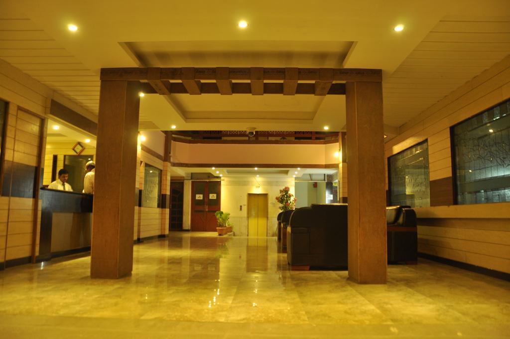 Hotel Pams Мейиладутерай Экстерьер фото