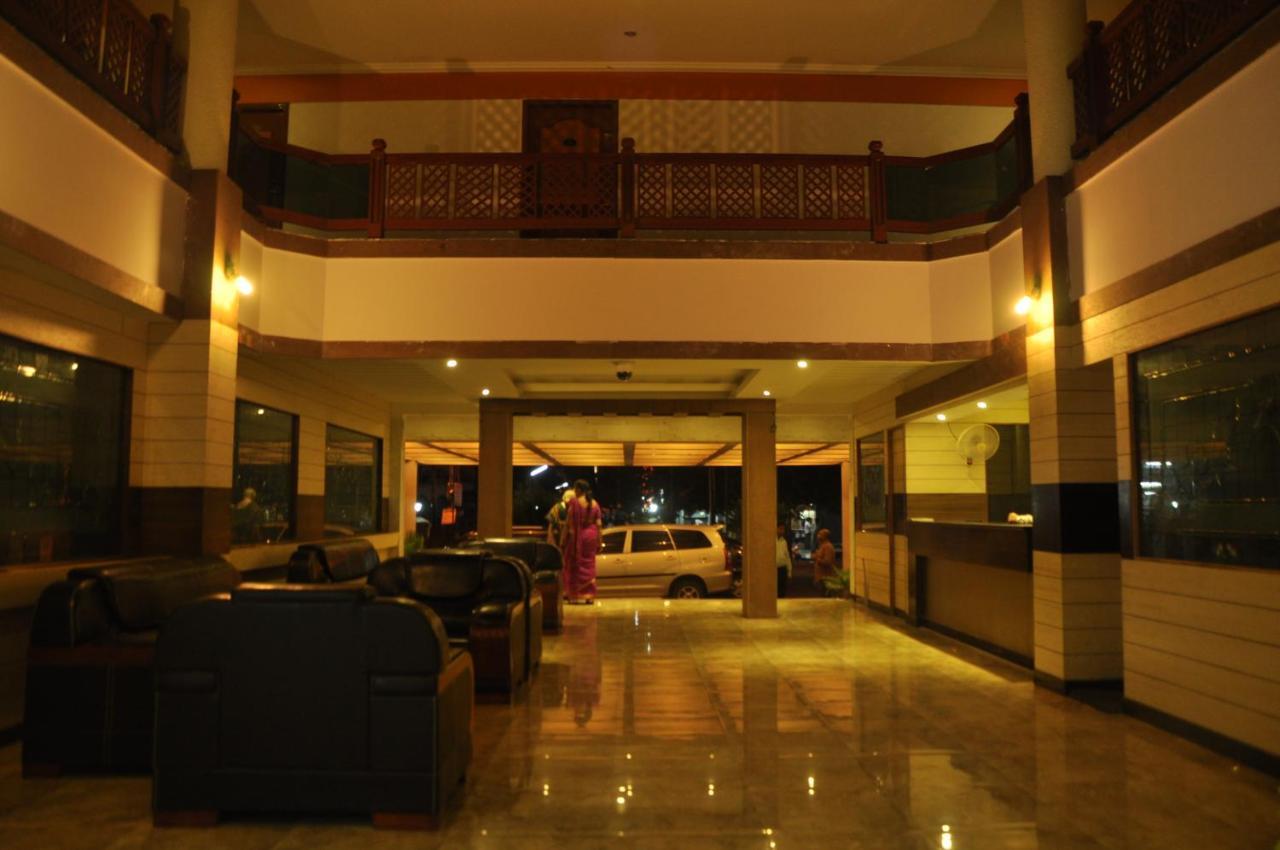 Hotel Pams Мейиладутерай Экстерьер фото